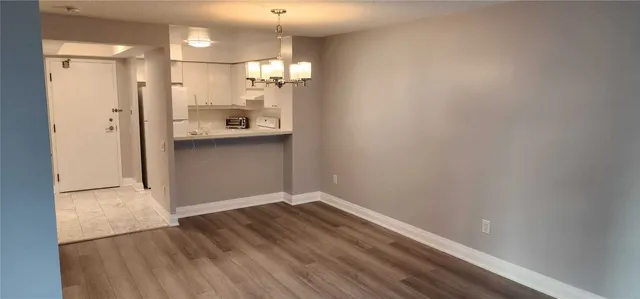 Additional image 23 of 942 Yonge St Unit 703