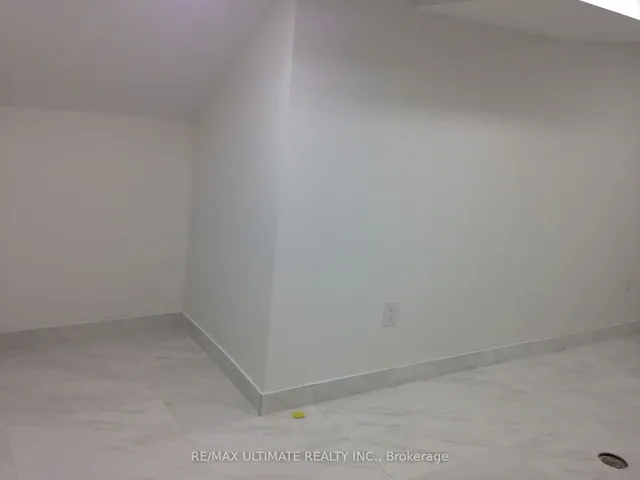 Additional image 25 of 1652 Dufferin St