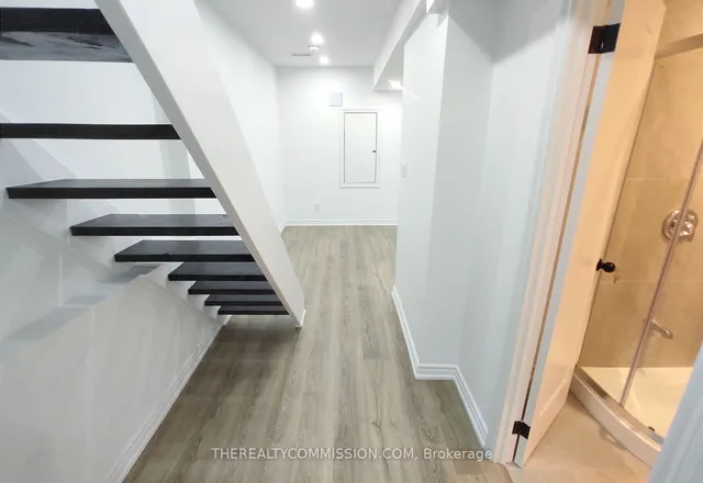 Additional image 30 of 613 Dufferin St