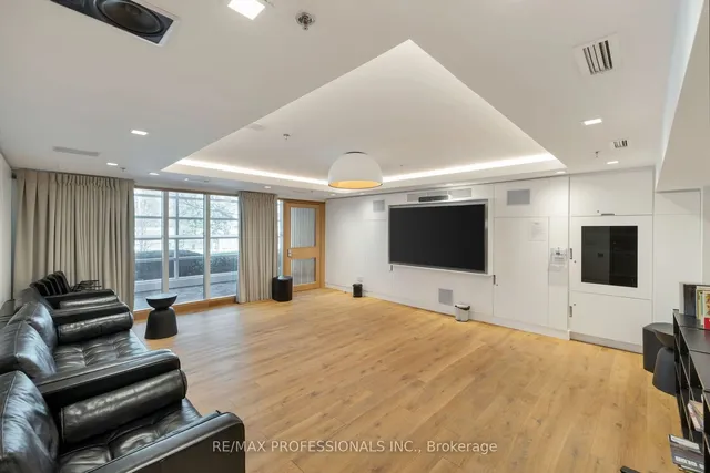 Additional image 36 of 81 Navy Wharf Crt Unit 302