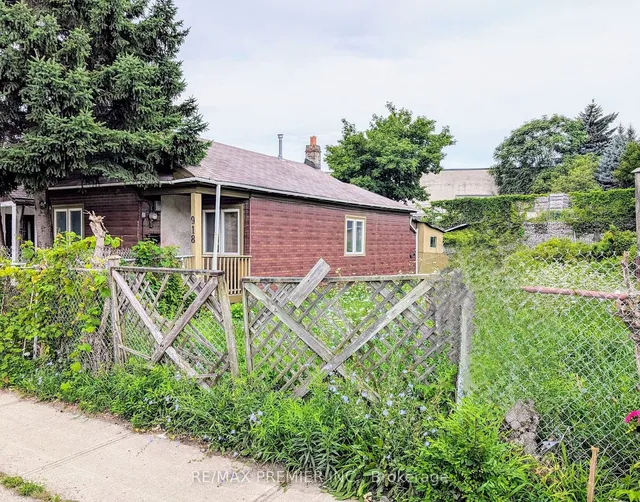 Additional image 3 of 918 Keele St