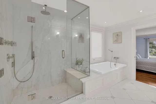 Additional image 23 of 35 Yorkdale Cres