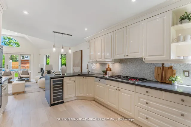 Additional image 10 of 216 Glencairn Ave