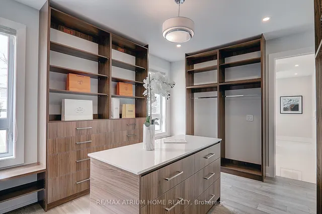 Additional image 23 of 58 Larabee Cres