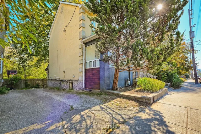 Additional image 14 of 193 Coxwell Ave