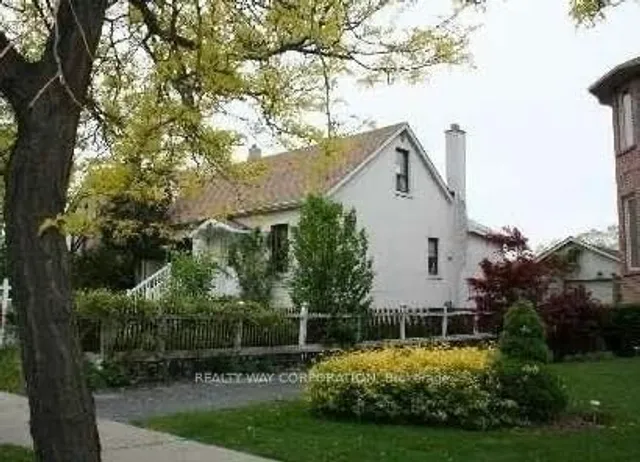 12 centre Ave