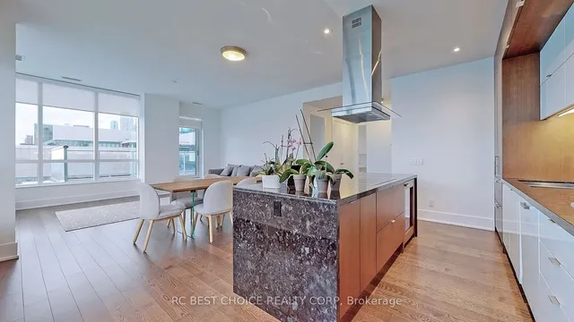 Additional image 39 of 55 Merchants' Wharf St Unit 723
