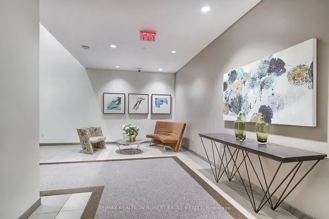 Additional image 4 of 55A Avenue Rd Unit 406