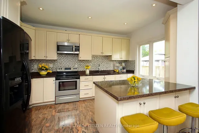 Additional image 5 of 6 Medonte Ave