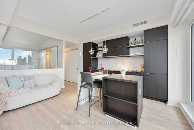 Additional image 20 of 197 Yonge St Unit 1411