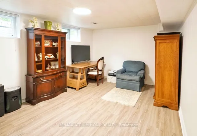 Additional image 28 of 8 Medalist Rd