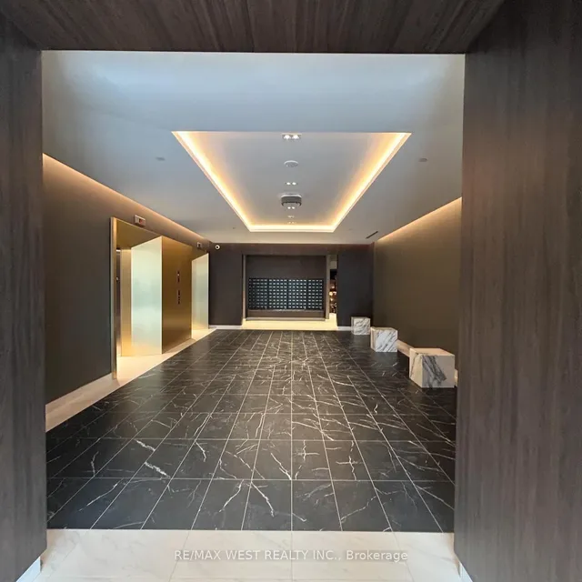 Additional image 4 of 500 Dupont St Unit 216