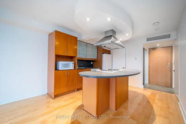 Additional image 9 of 550 Queens Quay Unit 318