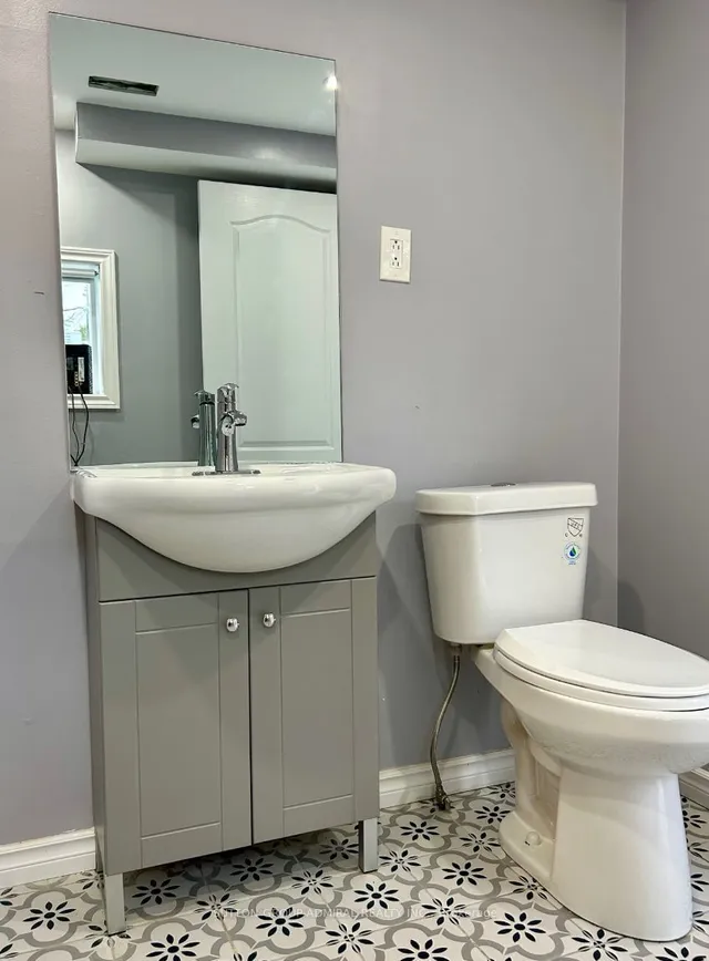 Additional image 7 of 658 Dundas St