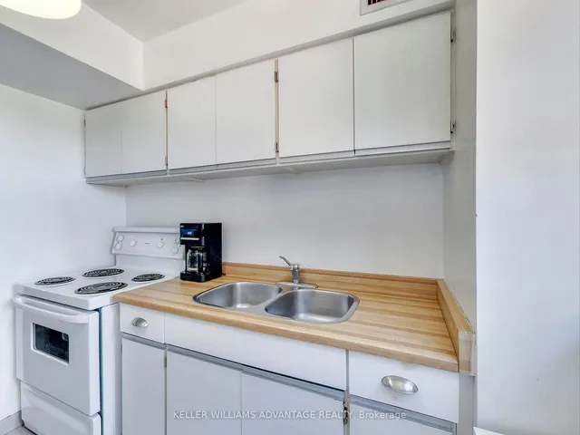 Additional image 16 of 73 McCaul St Unit 628