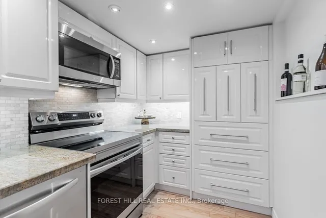 Additional image 7 of 360 Bloor St Unit 110