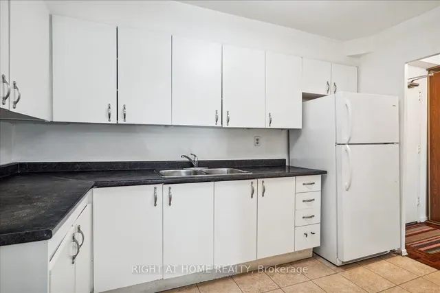 Additional image 14 of 15 La Rose Ave Unit 115