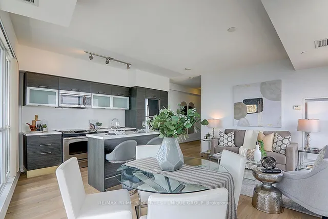 Additional image 16 of 386 Yonge St Unit 5202