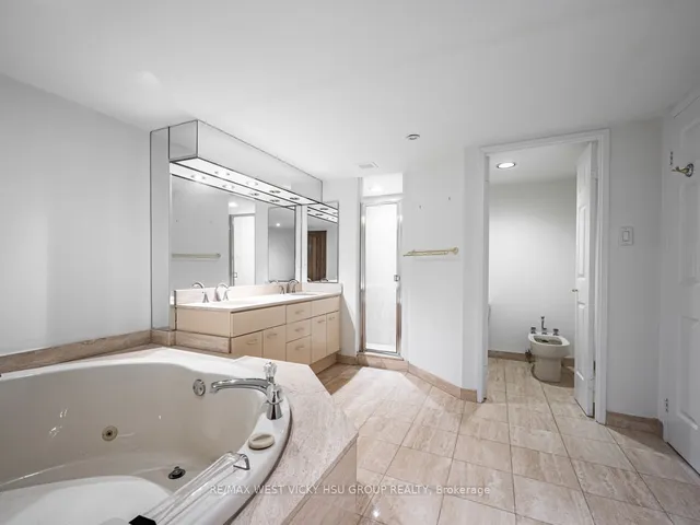 Additional image 35 of 130 Carlton St Unit 1505