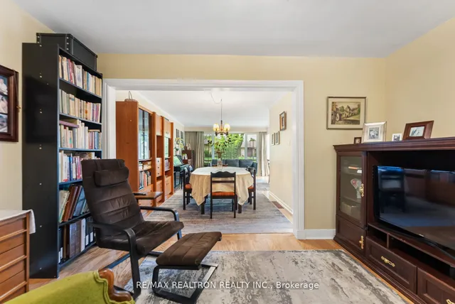 Additional image 10 of 109 Thicketwood Dr