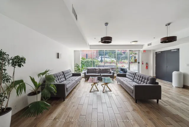 Additional image 25 of 225 Wellesley St Unit 407