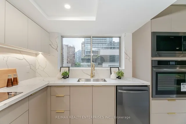 Additional image 13 of 717 Bay St Unit 701