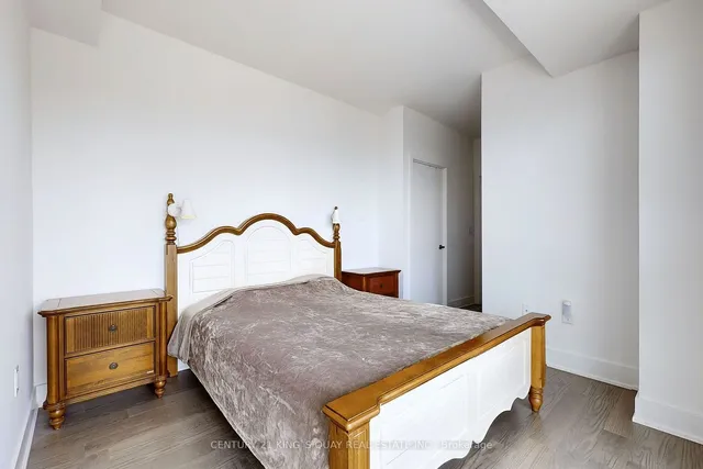 Additional image 15 of 955 Bay St Unit 3503