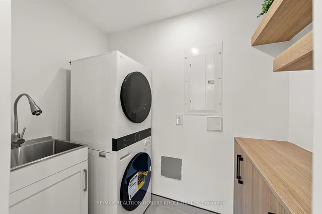 Additional image 18 of 55A Avenue Rd Unit 602