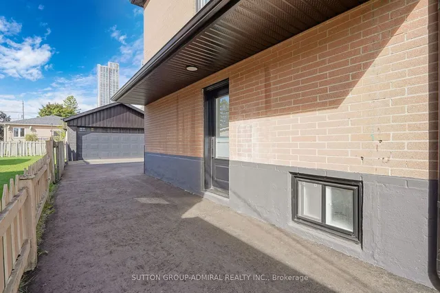 Additional image 26 of 24 Cartwright Ave