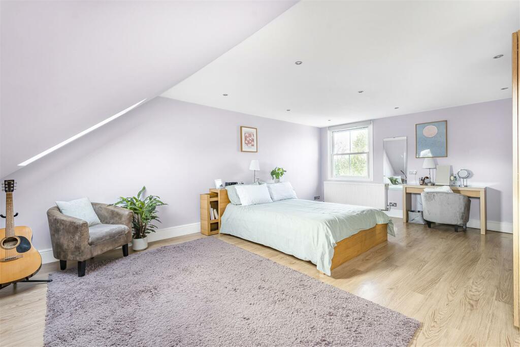 Additional image 21 of Roe Green Lane, Hatfield