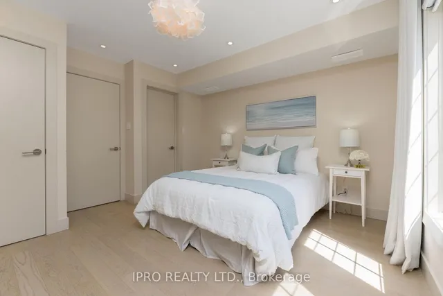 Additional image 20 of 15 Niagara St Unit 56