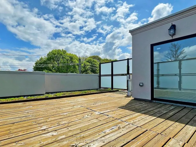 Additional image 23 of 2460B Bayview Ave