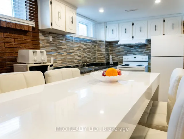 Additional image 25 of 11 Unser Gate