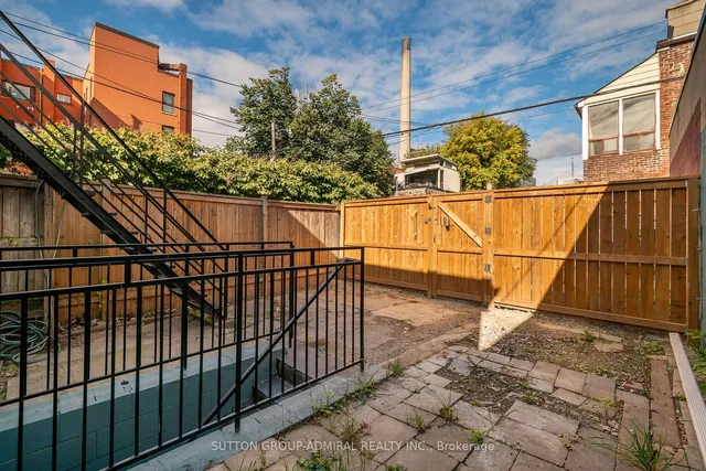 Additional image 37 of 658 Dundas St