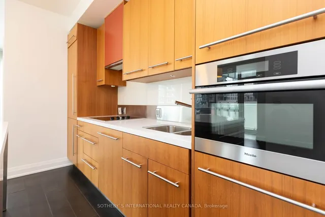 Additional image 7 of 80 John St Unit 1303