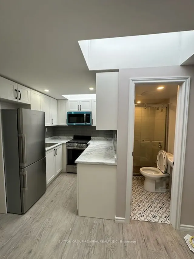 Additional image 12 of 658 Dundas St