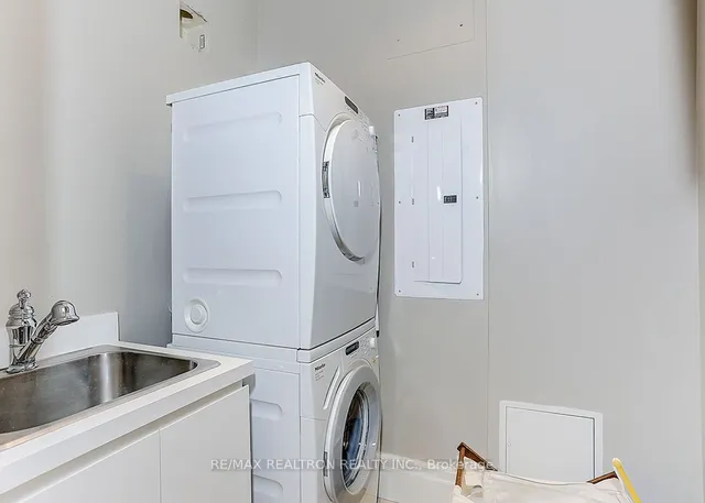 Additional image 23 of 311 Bay St Unit 3801