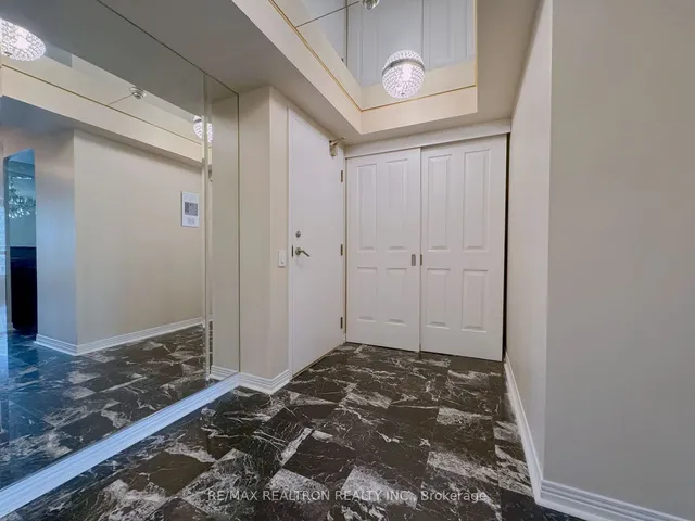 Additional image 2 of 942 Yonge St Unit 909