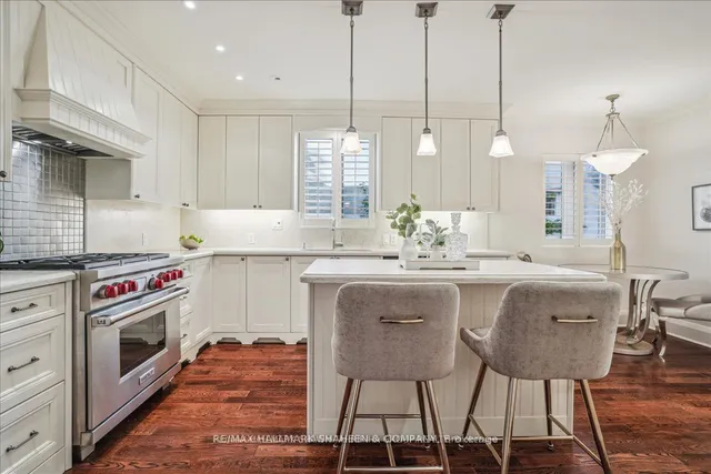 Additional image 16 of 251 Lytton Blvd