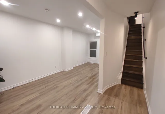 Additional image 13 of 613 Dufferin St