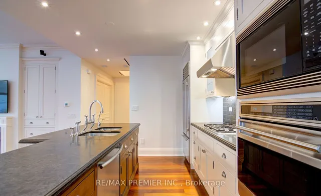 Additional image 12 of 1 St Thomas St Unit 8D