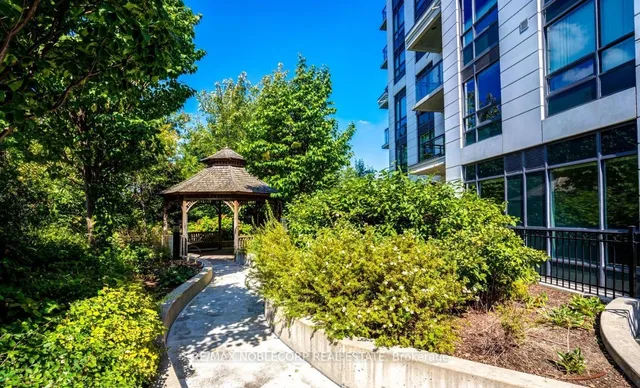 Additional image 22 of 840 Queens Plate Dr Unit 805