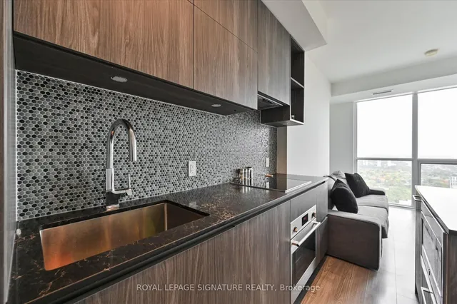 Additional image 8 of 1 Yorkville Ave Unit 4309