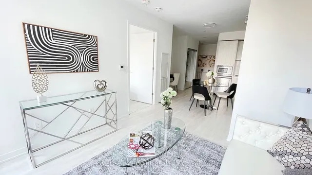 Additional image 13 of 501 Yonge St Unit 801