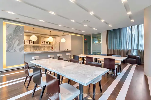 Additional image 25 of 8 Charlotte St Unit 1003