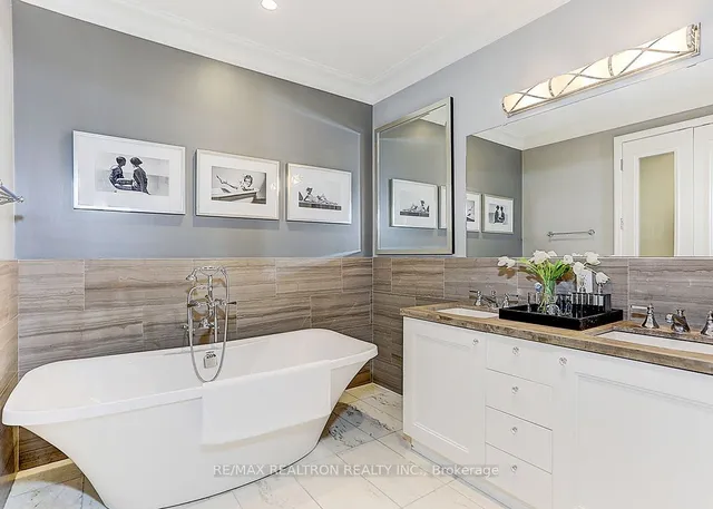 Additional image 9 of 311 Bay St Unit 3801