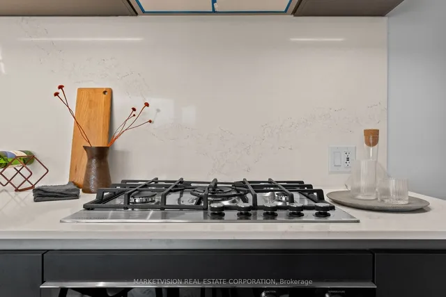 Additional image 8 of 2625 Dundas St Unit 404