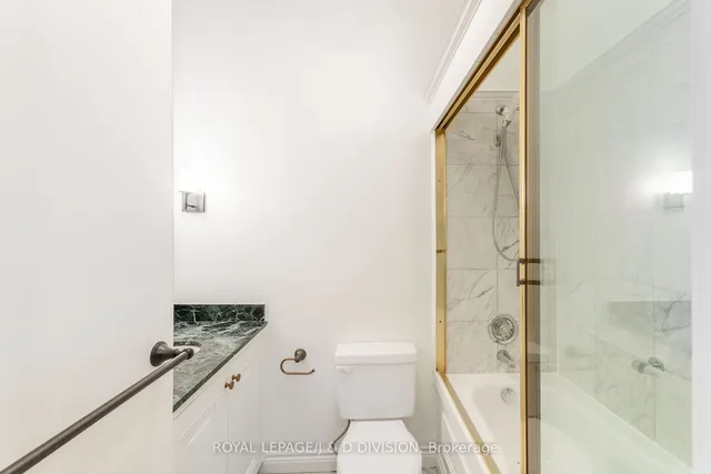 Additional image 19 of 914 Yonge St Unit 1108/09