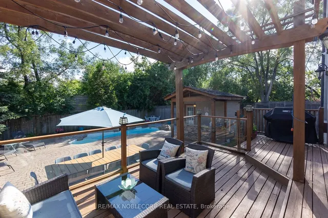 Additional image 37 of 35 Yorkdale Cres