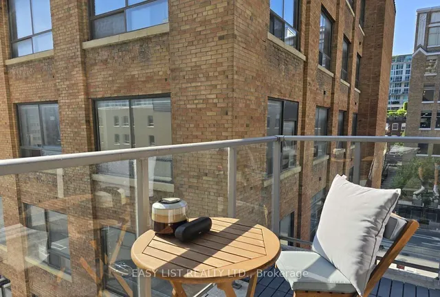 Additional image 17 of 36 Charlotte St Unit 501